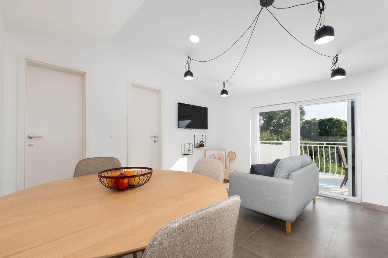 Apartment Eros Šišan 외부 사진